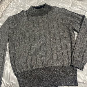 Beautiful sweater never been worn new without tag